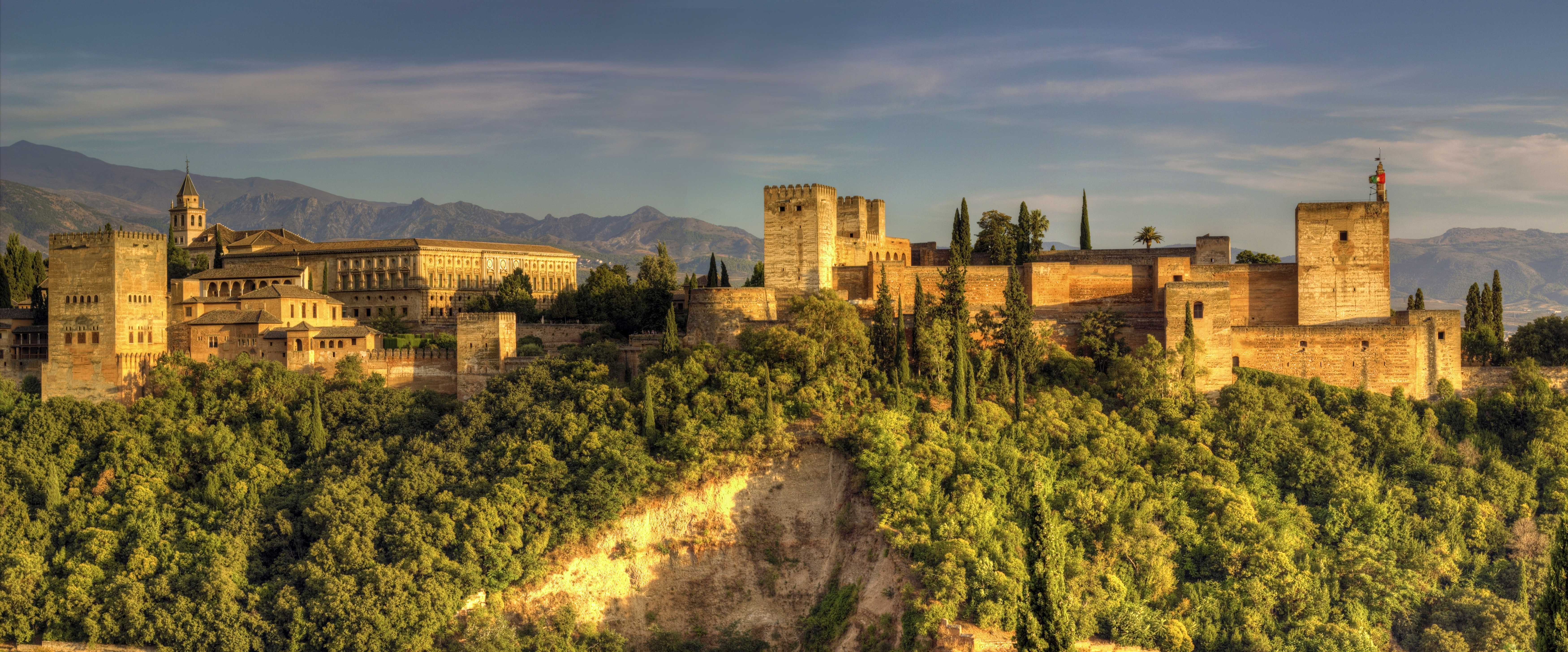 Grenada – Alhambra – perła architektury andaluzyjskiej